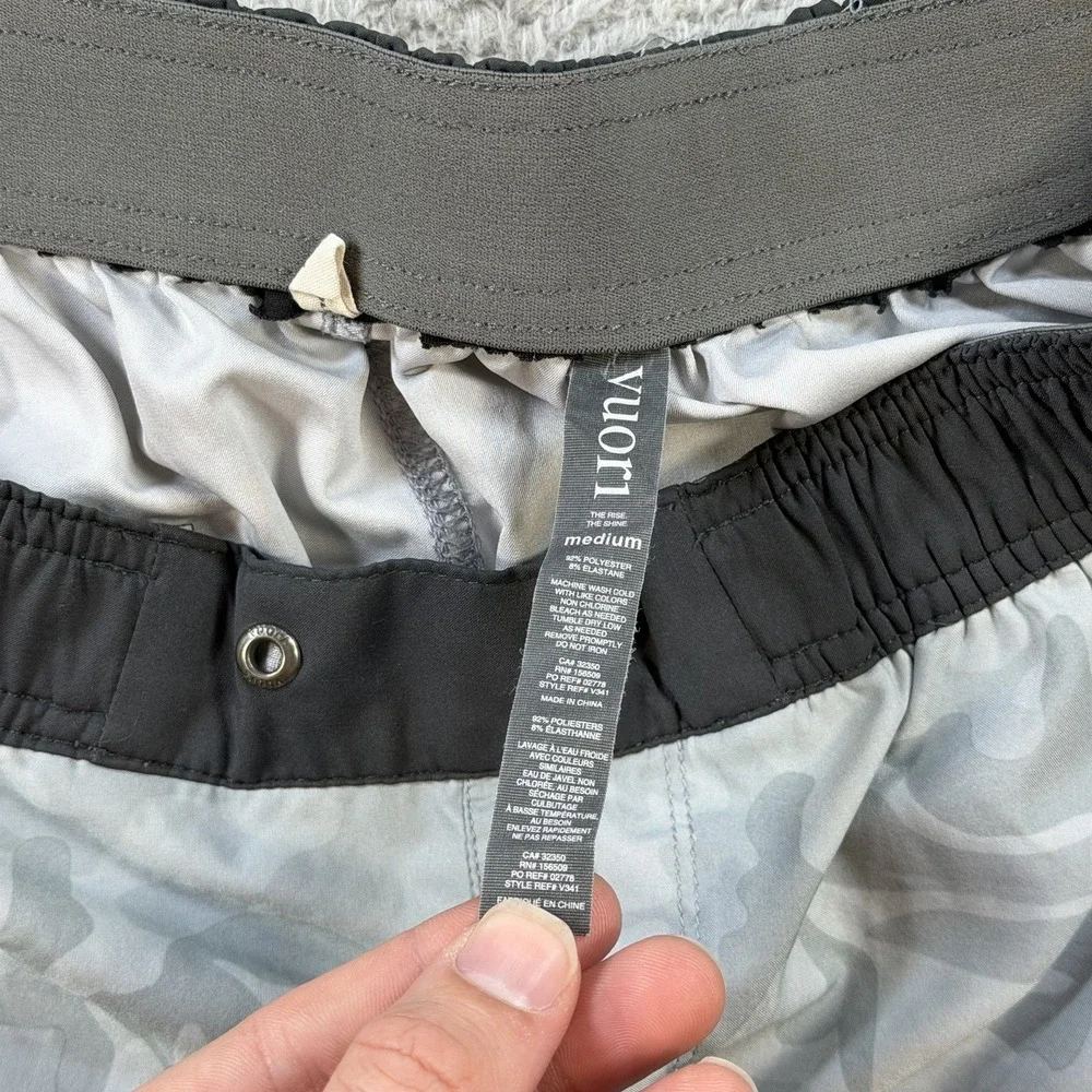 Vuori Trail Shorts Mens Medium Grey Camo Athletic Training Running Active Gym